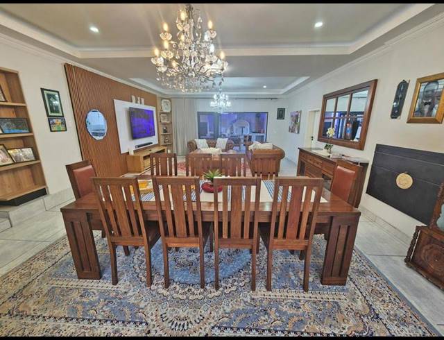 5 BEDROOM HOUSE FOR SALE IN WATERKLOOF RIDGE